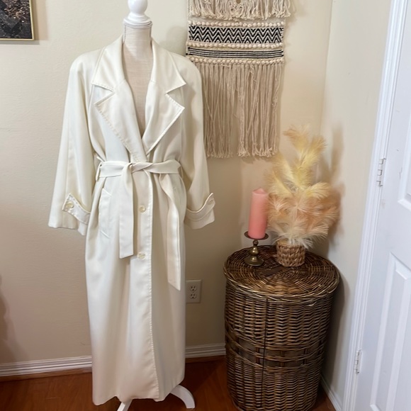 Essence Jackets & Blazers - Cream Trench Coat with Matching Belt / Lightweight/ Pockets / Size 14